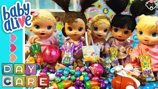👶Baby Alive Daycare! The Kids go on a morning Easter Egg Hunt! 🙉Find chocolates in their beds!