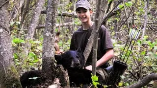 The Traditional Way - Recurve Bow Bear Hunt