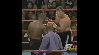 Mike Tyson vs Francois Botha | Tyson lands one decent knockout punch