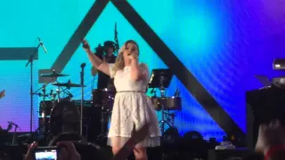 Kelly Clarkson - Heartbeat Song IHeart Radio Pool Party 2015 Las Vegas