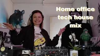 Home office tech house mix by Juliet Sikora