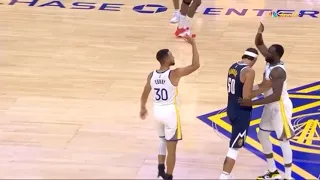 AARON GORDON DOESN’T ALLOWING STEPH TO HIGH FIVE WITH DRAYMOND.