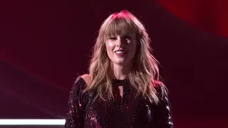 Taylor Swift - I Did Something Bad (Live at American Music Awards 2018)