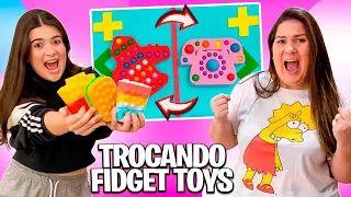 TROCAS DE FIDGET TOYS * ELA COMPLETOU A COLEÇÃO de POPIT 3D