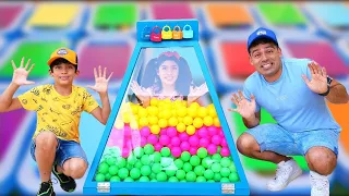 Jason e Alex salvano la loro sorella! Sfida dei colori per bambini | Jason Vlogs Italia