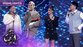 It's Showtime hosts notice something in the script of Miss Q&A | Miss Q and A:Kween of the Multibeks