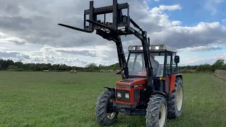 Köp Traktor Zetor 4340 med lastare & gafflar på Klaravik