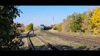 2ТЭ10УТ-0077 с пассажирском поездом Львов-Херсон прибывает на станцию Херсон