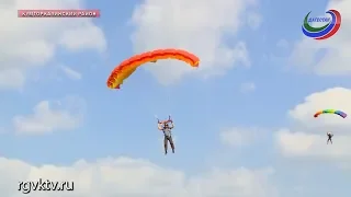 Небо зовет! Сегодня россияне отмечают день парашютиста