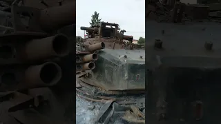 Сгоревший российский танк Т-90 в Одессе.