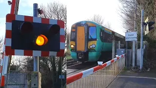 Drayton Level Crossing Before Halogen Lights Replacement