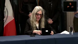 Singer-songwriter Patti Smith awarded key to NYC