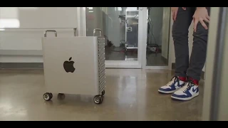Apple окончательно спятили: Колёсики для Mac Pro, за 700$... )))))))