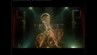 Cirque du Soleil - Колесо смерти!