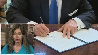 Handwriting Expert Analyzes President Donald Trump's Executive Signature