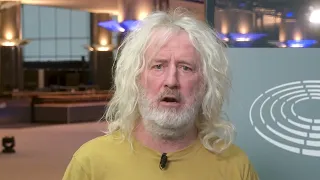 Clare Daly & Mick Wallace "The world is on the brink. It's time for the peace movement to intervene"