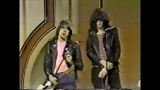 The Ramones on Nickelodeon's Livewire [1981] [Rare!]