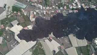 Impresionantes imágenes visual de la colada del volcán de La Palma en Todoque