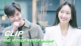 Clip: Hyun-Seung And Song-Ah Run Away Hand-In-Hand | She Would Never Know EP07 | 前辈，那支口红不要涂 | iQiyi