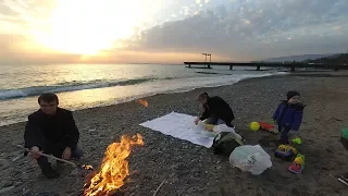 Влог.  Первый пикник на море в 2018 году. 11.02.18 Абхазия. Сухум.