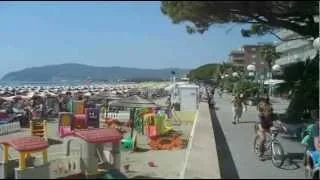 San Bartolomeo al Mare - la spiaggia ed il lungomare