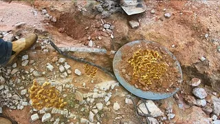 SEE HOW A MINERALIZED SOIL THAT CONTAINS GOLD