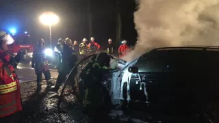 Westerhof: Auto geht in Flammen auf