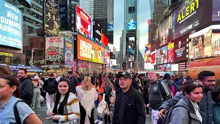 New York: Manhattan Times Square Raining
