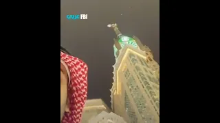 لقطة نادرة.. لحظة ضرب صاعقة برق لبرج الساعة مكة المكرمة
