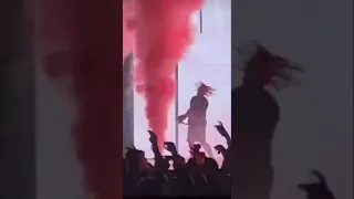 Fan jumps on stage at trippie redd concert and gets tackled by security