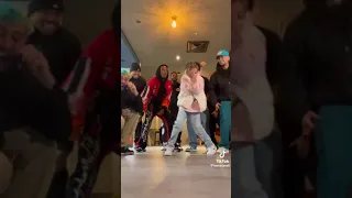 WATCH THIS CHRIS BROWN FAN GETS SURPRISED!!!! #youtubeshorts #viral #smile #dancing #chrisbrown