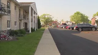 Father charged with leaving 6 kids locked in hot car