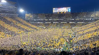 Iowa Hawkeyes Kinnick entrance against Penn State 2021 + The Wave + swarm the field after game