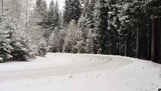 Audi Rs4 Drift on Snow