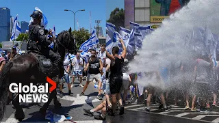 Israel protests: Police use water cannons on anti-government demonstrators in Tel Aviv