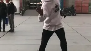 this guy know how to moon walk like michael jackson in paris pt.2 (selif crookboys)