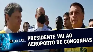 Bolsonaro visita pista principal do Aeroporto de Congonhas em SP | SBT Brasil (05/09/20)