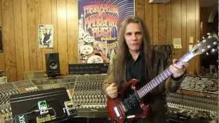 Frank Marino demos the "Pigtronix" effects pedal