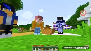 Aphmau Reaction: Buzzing Around As a Bee in Minecraft (fortunahusky)