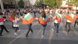 Bulgarian Folklore Flash mob, 24th May - London/Български фолклорен флаш моб за 24 Май 2017 - Лондон
