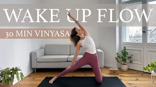 Wake Up Yoga Vinyasa Open and Aware | 30 Min Morning Yoga