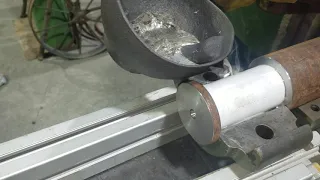 Pouring Babbitt bearing