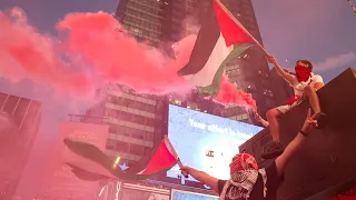 Violence breaks out between pro-Palestinian protesters and pro-Israel at NY's Times Square