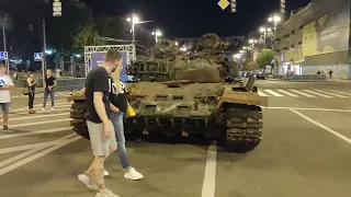Прогулка по вечернему Киеву с легким налетом прожаренной рашистской бронетехники