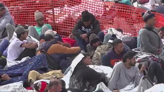 200,000 migrants have crossed US border, record number, data says