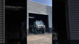 Mercedes-Benz Unimog U 2150L : Drive By