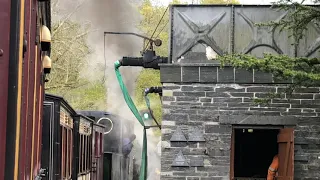 Porthmadog toFfestiniog stream train