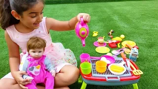 Princess Esma and Doll having Picnic