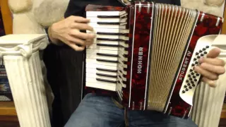 2245 - Burgundy Hohner Student IV Piano Accordion MM 25 32 $599