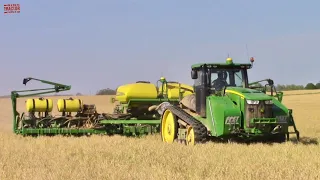 JOHN DEERE 8345RT Tractor Planting Corn